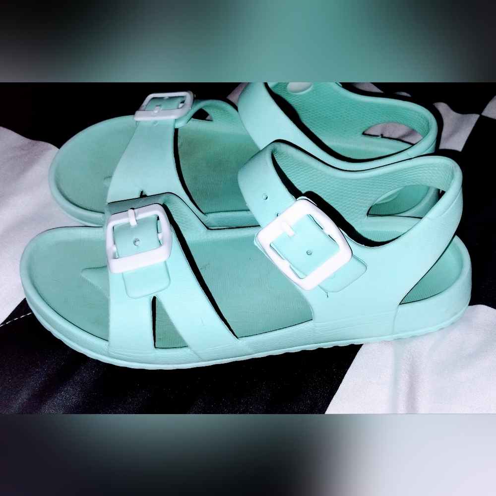 Girls Size 13 Sandals - Picture 3 of 7